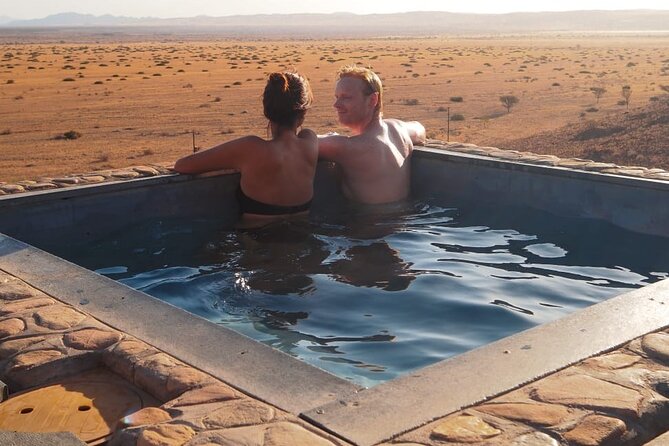 2 Day Scenic Sossusvlei Adventure Tour in Namibia - Moon Landscape: a quiet start among ancient rock