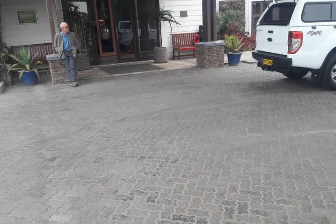 Airport Transfers - The 30-minute ride to Windhoek