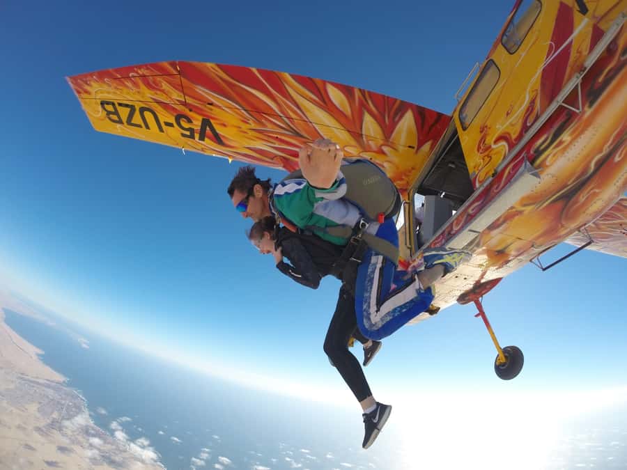 From Swakopmund: Tandem Sky Diving - The 15-minute flight above desert and sea