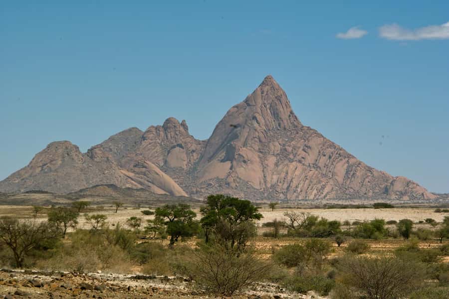 Spitzkoppe : via Zeila Shipwreck - Henties Bay at 9:00 AM