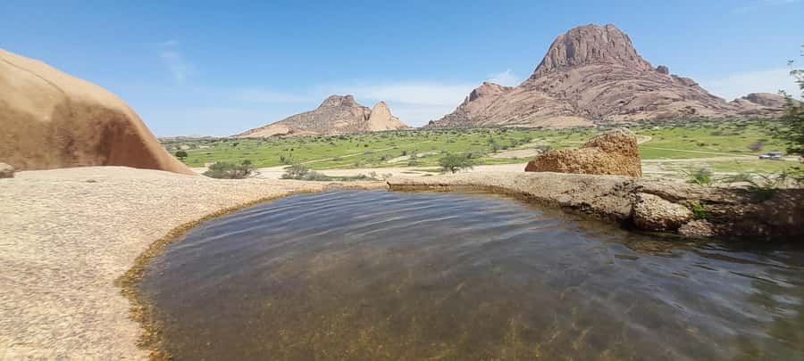 Swakopmund: Spitzkoppe Day Tour with Hotel Pickup - What the four-hour mountain stop feels like