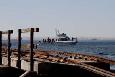 Dolphin Cruise, Pink Lakes and 4×4 Dune Drive