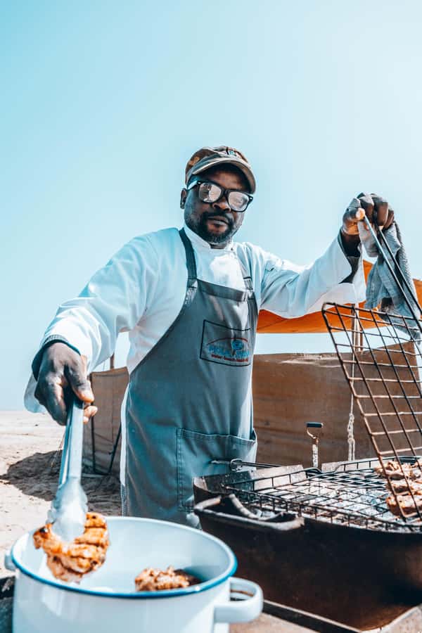 Walvis Bay: Sandwich Harbour 4x4 Trip with Beach BBQ Lunch - Wildlife between dunes and ocean