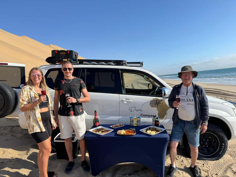 Walvisbay: Sandwich Harbour 4x4 & Sandboarding Tours - Where the Atlantic meets the dunes