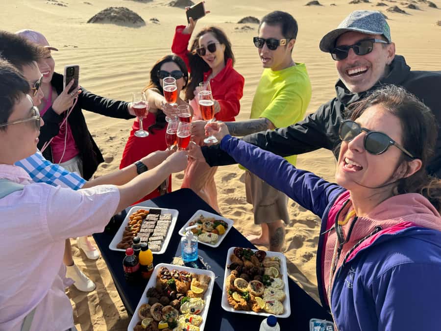 Walvisbay: Sandwich Harbour 4x4 & Sandboarding Tours - Shared vehicles and group size